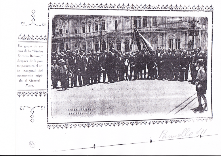 Adriano Ariè, sesto adulto da sinistra capeggia una manifestaz. italiana nel 1929.